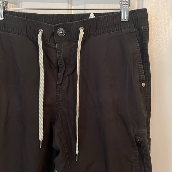 Vuori Women's Charcoal Straight Leg Pants - Picture 8 of 15